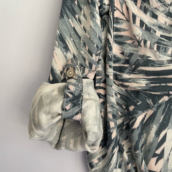 NEW Lole Crystal Pink Jungle Palm Sasha Button Down Shirt US M - Picture 9 of 10